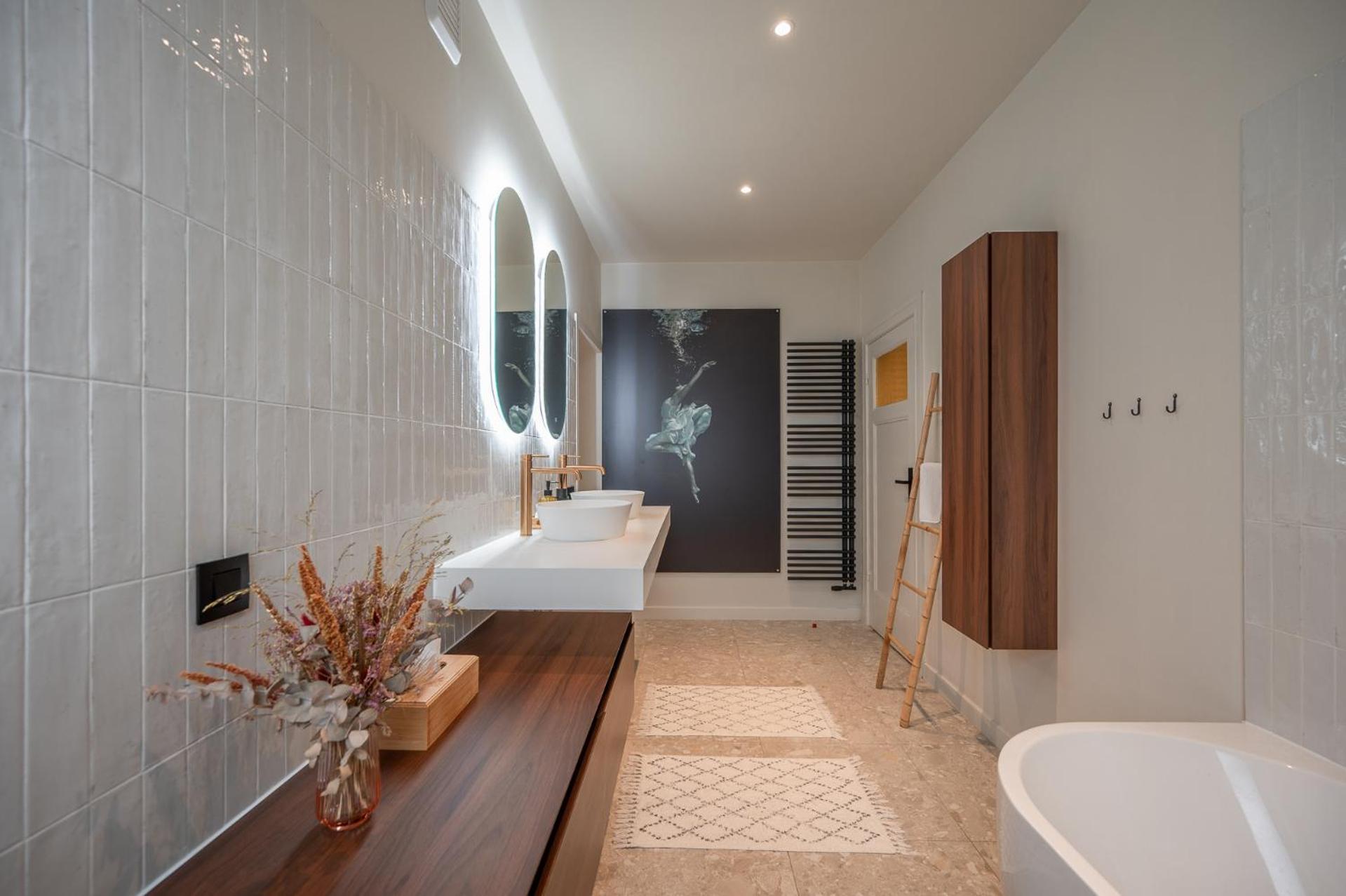 Cezar - Big House At The Center Of - Free Parking Villa *